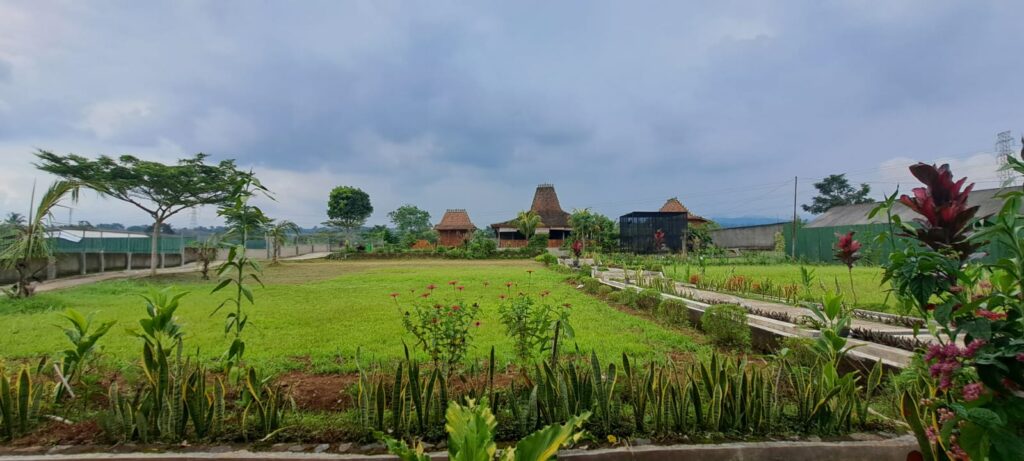 area outdoor villa untuk program leadership